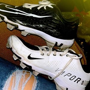 Nike in good condition little bit of worn and their black and white